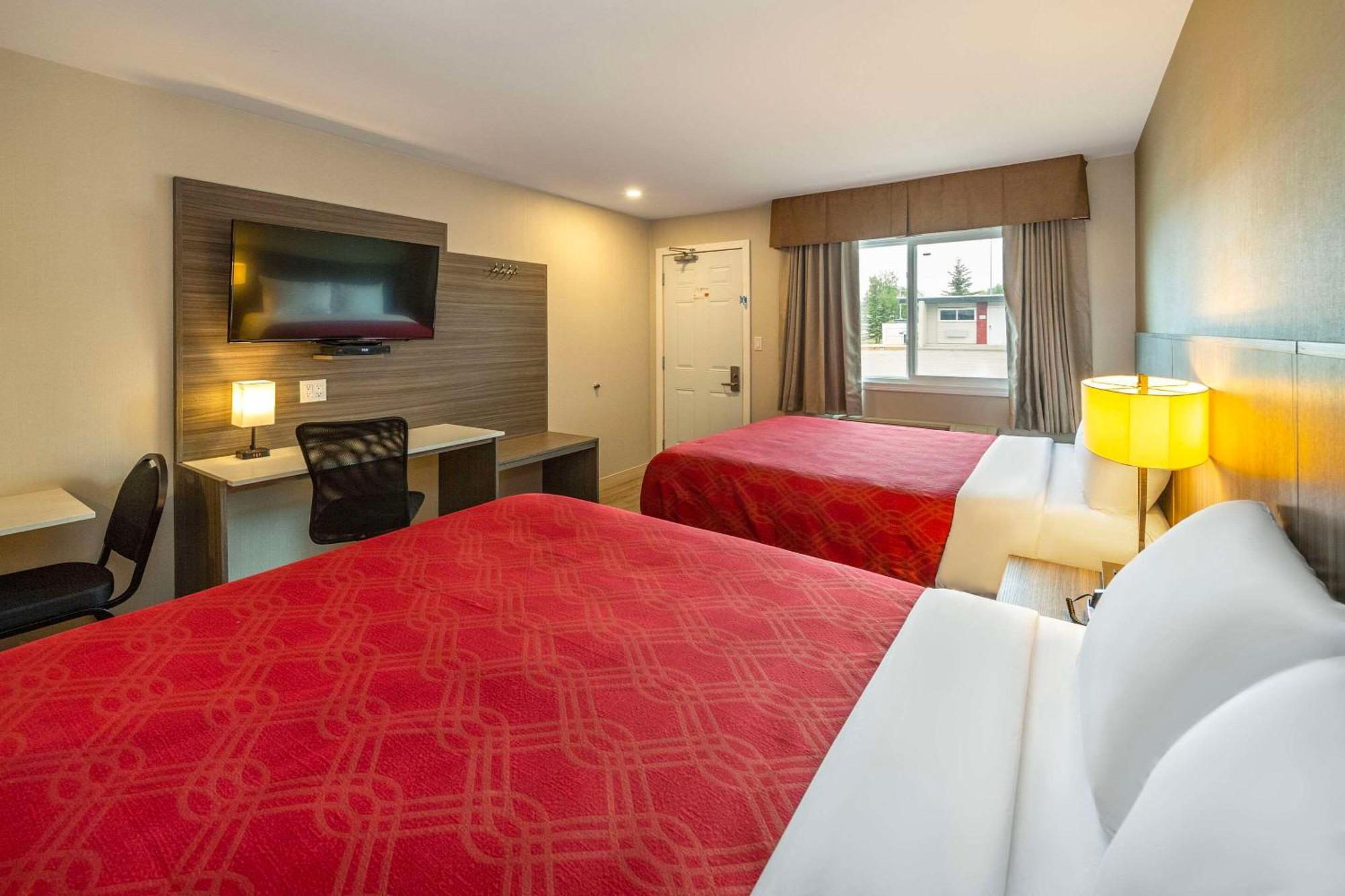 Econo Lodge Inn & Suites Пинчер Крийк Екстериор снимка