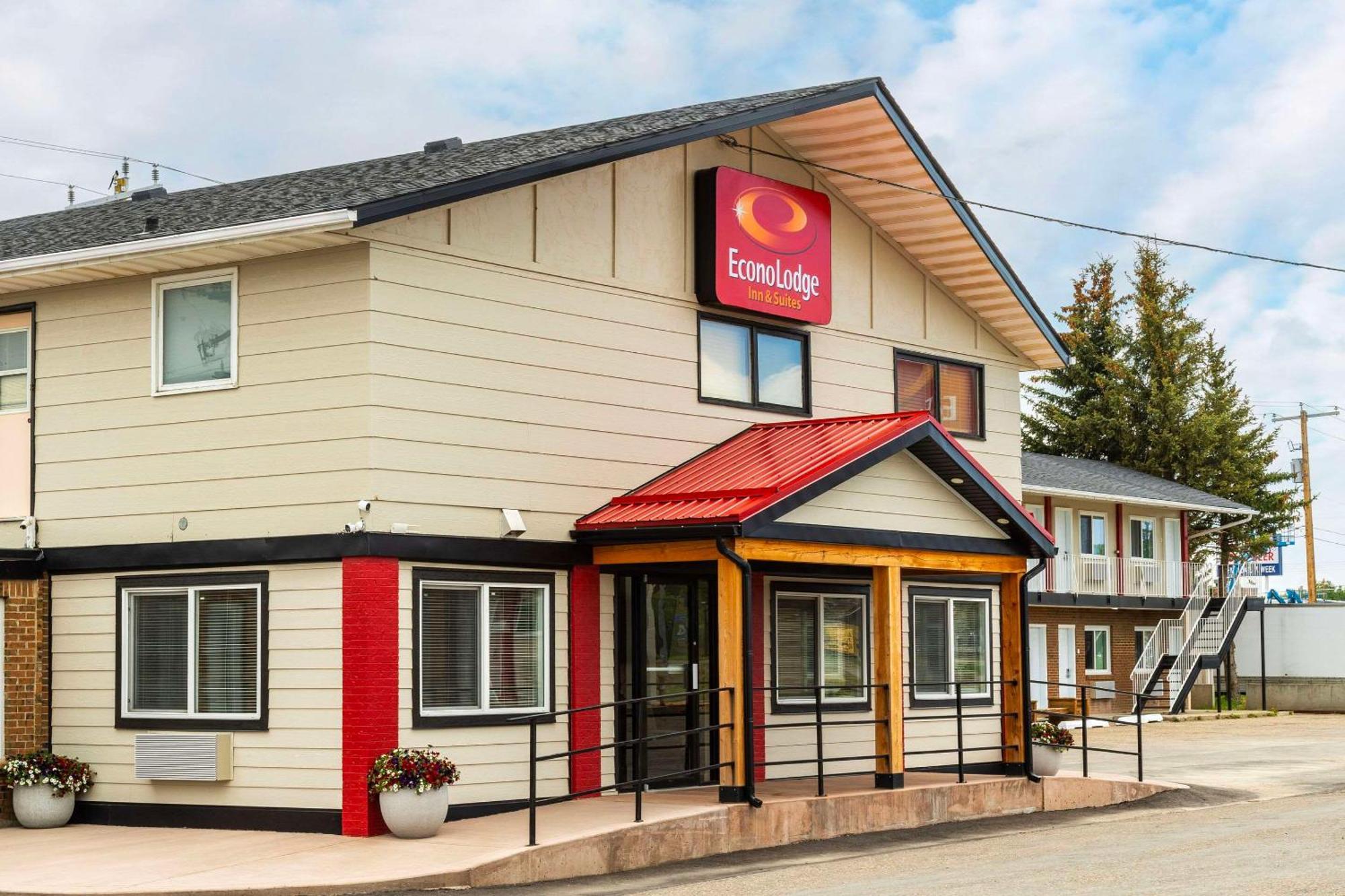 Econo Lodge Inn & Suites Пинчер Крийк Екстериор снимка