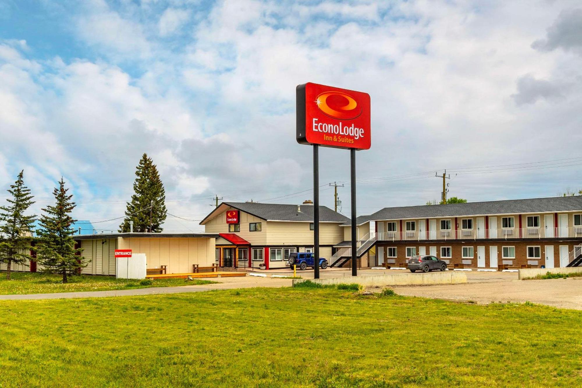 Econo Lodge Inn & Suites Пинчер Крийк Екстериор снимка