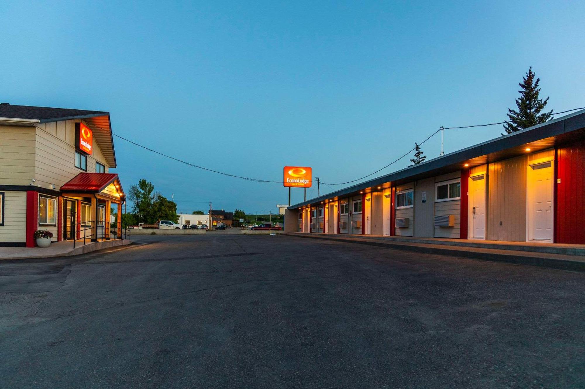 Econo Lodge Inn & Suites Пинчер Крийк Екстериор снимка