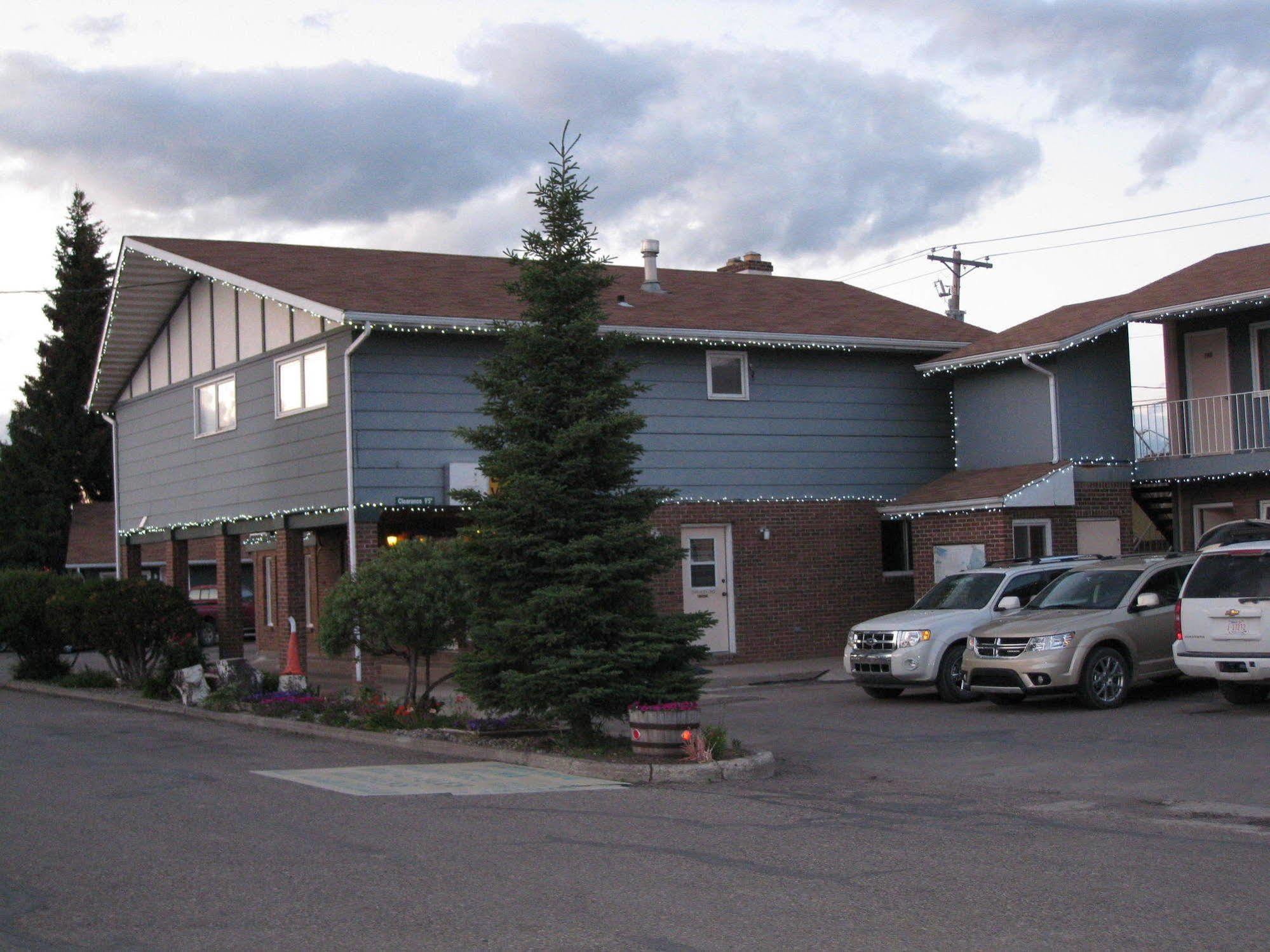 Econo Lodge Inn & Suites Пинчер Крийк Екстериор снимка