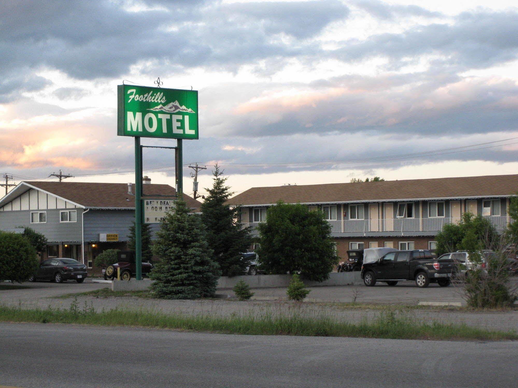 Econo Lodge Inn & Suites Пинчер Крийк Екстериор снимка